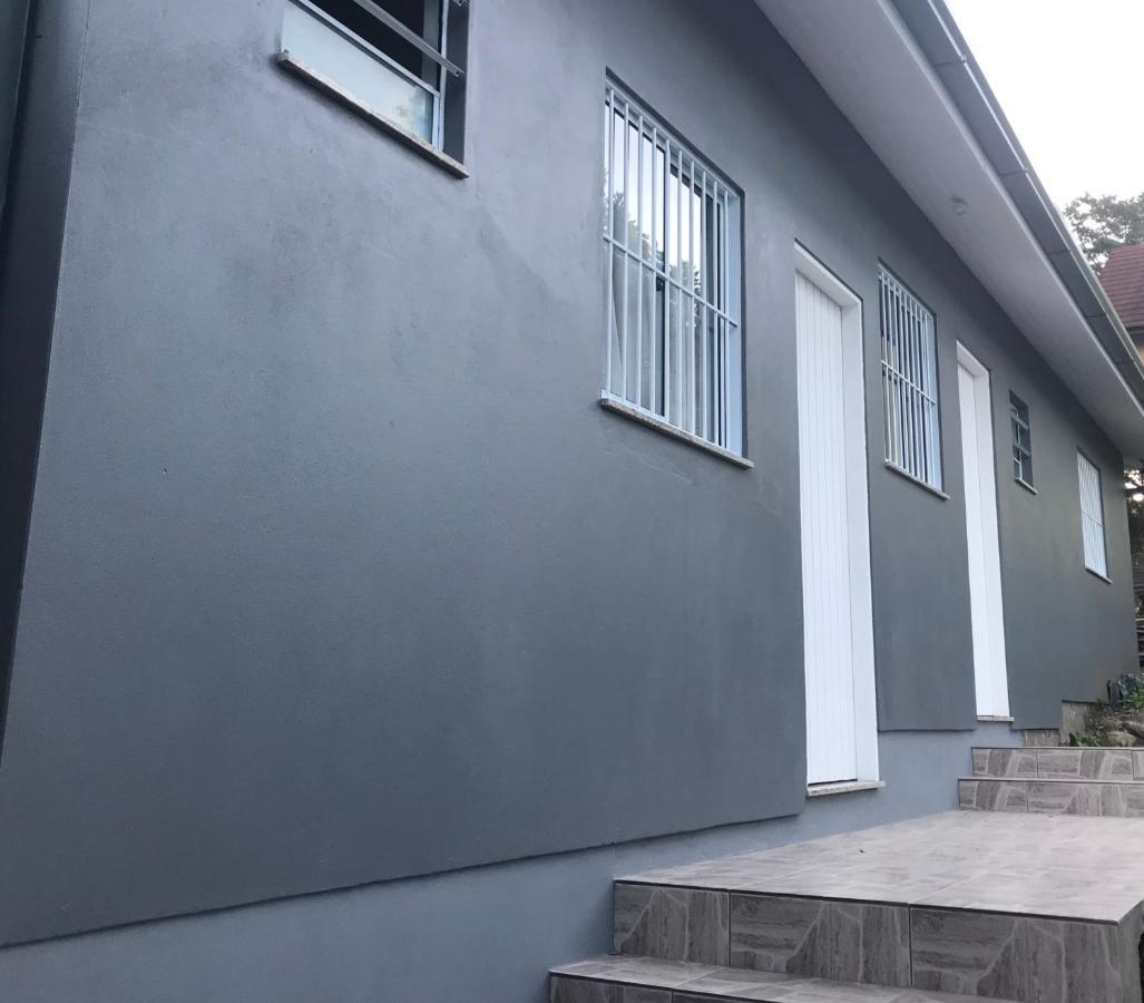 Suite Em Gramado, Proxima A Avenida Das Hortencias Exterior photo